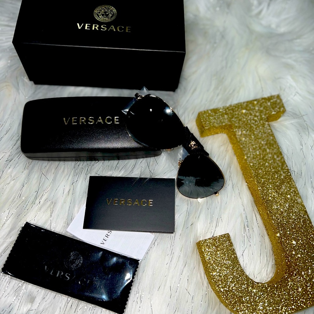 ☀️SOLD☀️Brand new Versace VE2150Q Mirrored Gold Aviator Sunglasses.